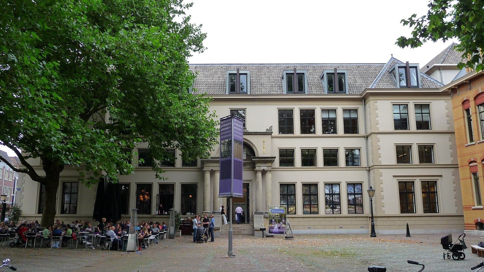 Het Spanjaardsgat in Doetinchem met de Grote Kerk